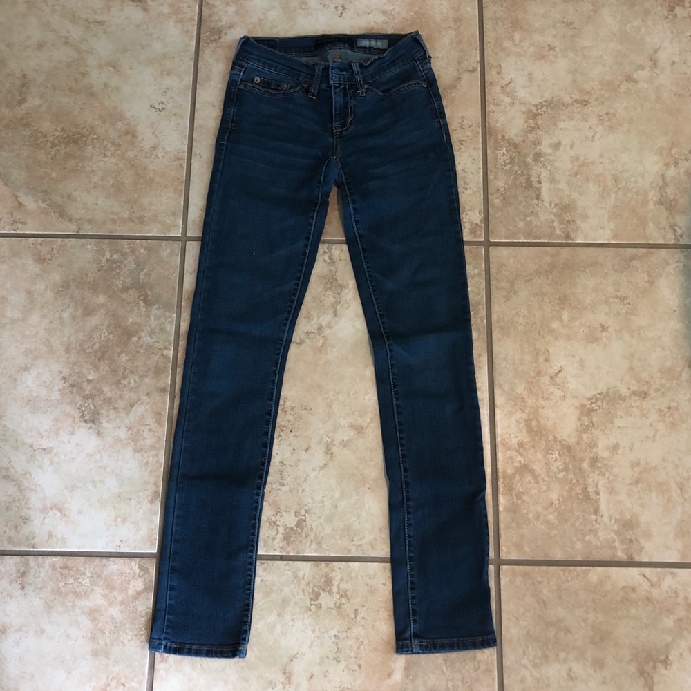 Medium/Dark Wash Aeropostale Skinny Jeans